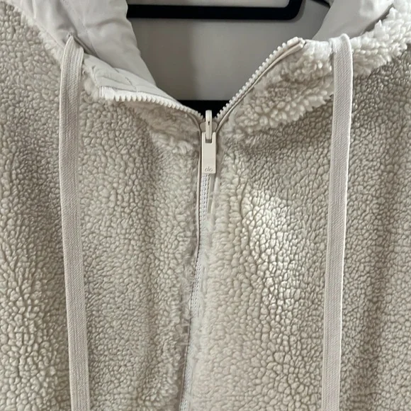 Reversible Alo Sherpa / Waterproof Cropped Jacket